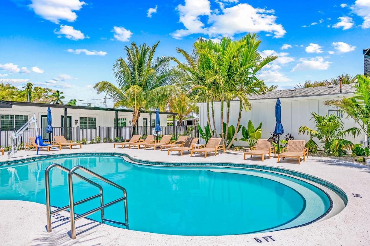 Pelican Post At Anna Maria Island Inn 브레이든턴비치 외부 사진