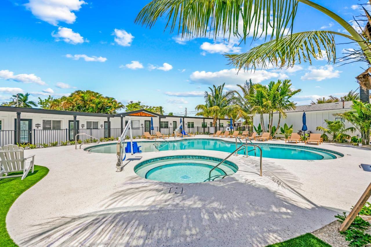 Pelican Post At Anna Maria Island Inn 브레이든턴비치 외부 사진