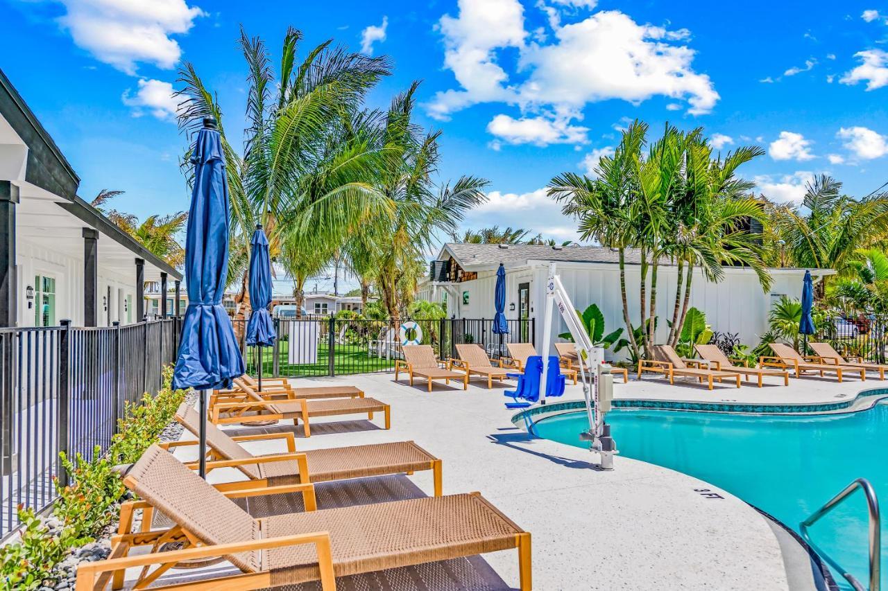 Pelican Post At Anna Maria Island Inn 브레이든턴비치 외부 사진